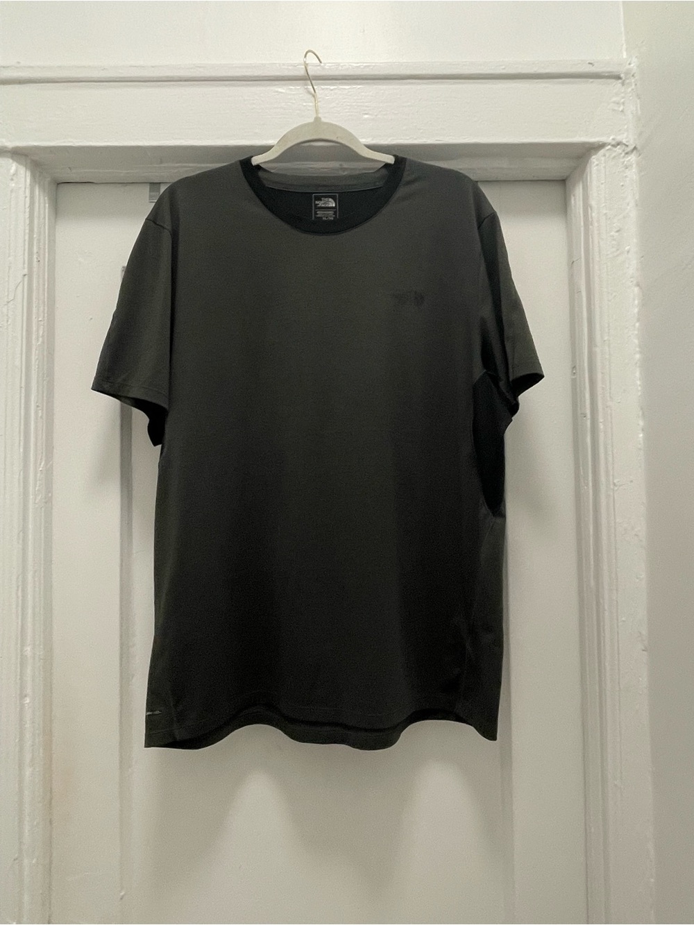 The North Face Men's Short Sleeve Crew T-Shirt - XL, Grey w/ Black Trim
